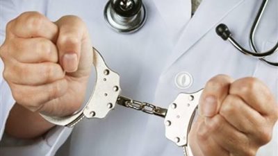 «الشيطان ضحك عليا»، اعترافات طبيب مارس علاقات محرمة مع بناته