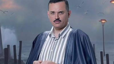 محمد محمود عبد العزيز: أخدت السبحة والعباية في «برغم القانون» من والدي