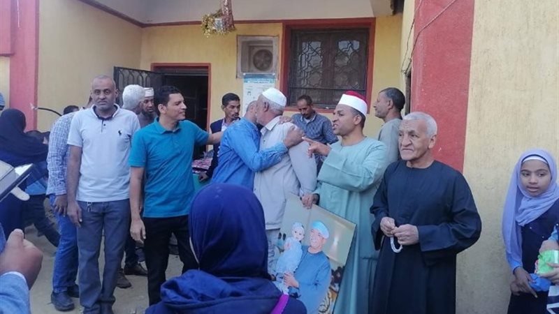 تكريم شيخ معهد في الأقصر