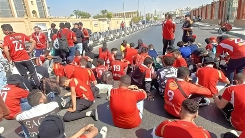 جماهير الأهلي أمام ستاد القاهرة