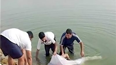 غرق طفل بمصرف مائي أمام منزله بالبلينا