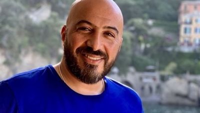 «كفاية بقى» المخرج مجدي الهواري يهاجم فساتين فنانات مهرجان الجونة