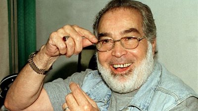 غدًا، عزاء حسن يوسف في مسجد عمر مكرم