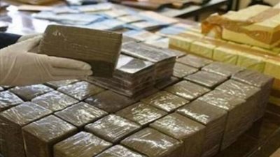 حبس راكب من دولة أجنبية بتهمة تهريب مخدرات عبر مطار الغردقة