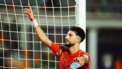 وسام أبو علي يقود تشكيل الأهلي أمام سيراميكا في افتتاح الدوري