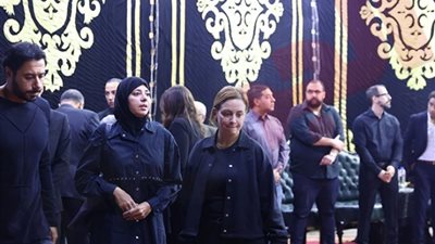 ريهام عبدالغفور وريم البارودي في عزاء الفنان حسن يوسف (صور)