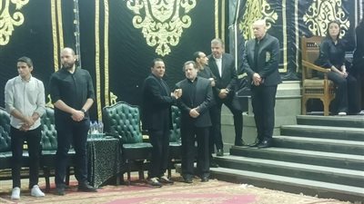 في عزاء حسن يوسف، محمد فؤاد مازال يٌعاني من العصب السابع
