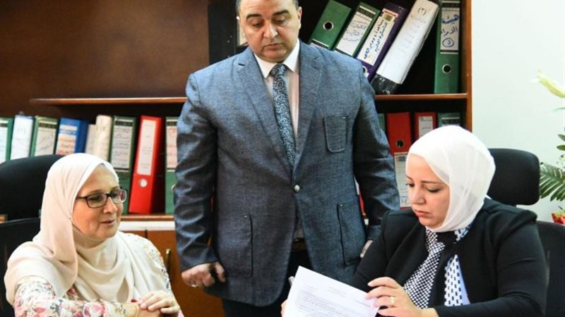 خلال التوقيع