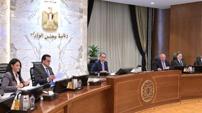رئيس الوزراء يوجه باستمرار تنفيذ برنامج الطروحات الحكومية لتعزيز مشاركة القطاع الخاص