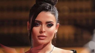 «التريند بيتكلم أسماء جلال»، صورة بالحجاب وعلاقة ارتباط واسترداد «إنستجرام»