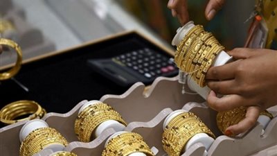 انزل واشتري دهبك بسرعة، انخفاض أسعار الذهب اليوم الخميس 7 نوفمبر 2024، آخر تحديث
