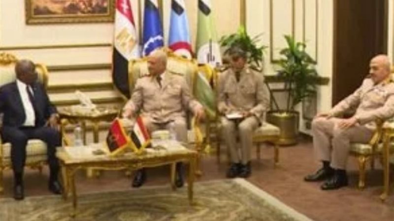 الفريق أول عبد المجيد صقر القائد العام للقوات المسلحة