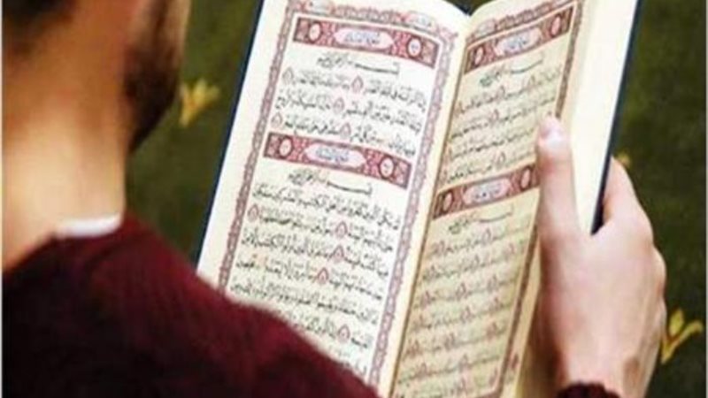 قراءة القرآن الكريم إلى الأموات