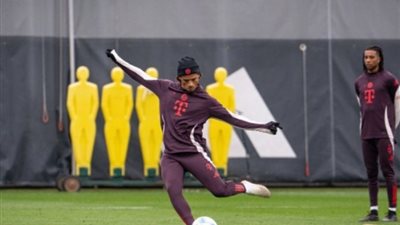 شاهد، لاعب بايرن ميونيخ يرفض الخروج من الملعب