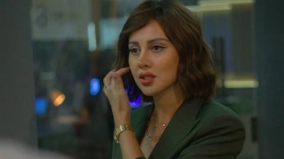 مسلسل رقم سري، ياسمين رئيس متهمة بسرقة مليون دولار