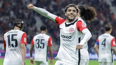 عمر مرموش يبحث عن هدفه الـ14 في مباراة آينتراخت فرانكفورت وشتوتجارت الليلة