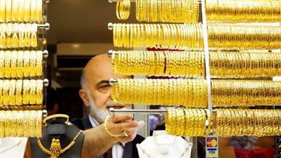 الذهب في السعودية، تراجع كبير وضعف الإقبال والعيار يخسر 1.2%