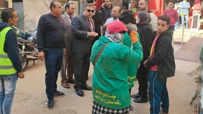 وضع صناديق القمامة أمام المحلات، محافظ الدقهلية يواصل معركة تجميل المنصورة وضبط الأسعار