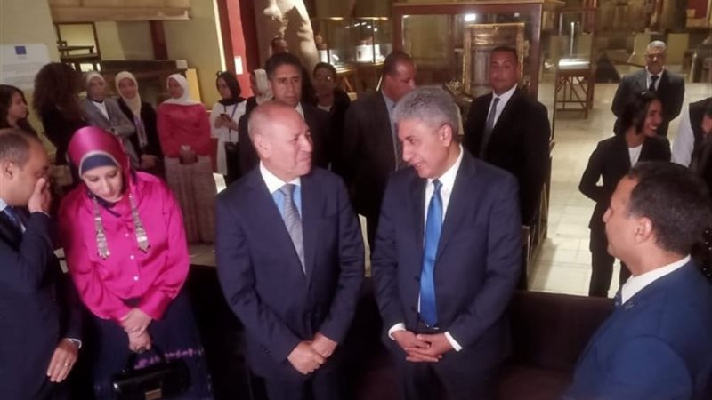 محافظ القاهرة بالمتحف المصري