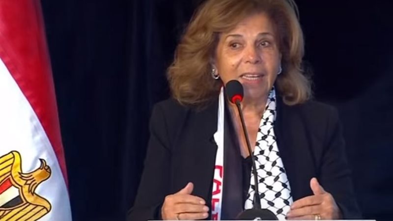 السفيرة مشيرة خطاب رئيسة المجلس