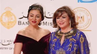 إطلالة فرعونية، إلهام شاهين تتألق في مهرجان القاهرة السينمائي (صور)
