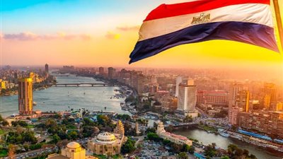 نجاحات متتالية لمصر، خفض الديون وتحويلات المصريين بالخارج تقفز 61%