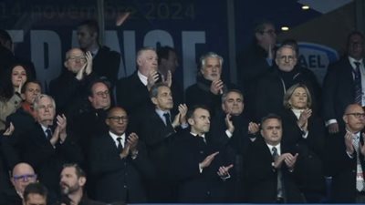 تحت أنظار ماكرون، مشاهد من إشتباكات مباراة فرنسا وإسرائيل بدوري الأمم الأوربية (فيديو)