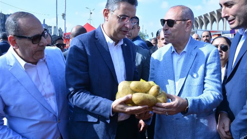 وزير التموين