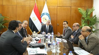 وزير البترول يعقد اجتماعا لمتابعة نشاط تحويل السيارات للغاز