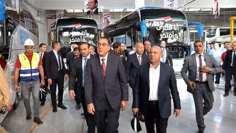 جولة رئيس الوزراء بشركة النصر للسيارات