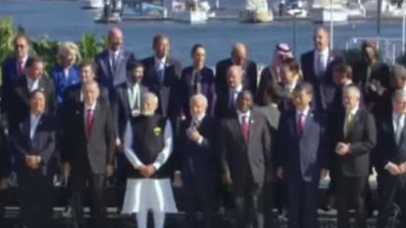 صورة تذكارية للقادة والزعماء