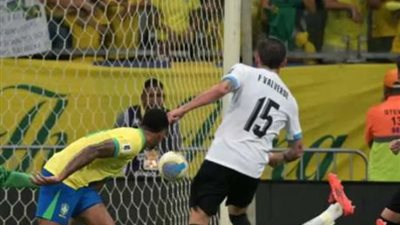 قمة البرازيل وأوروجواي بتصفيات كأس العالم تنتهي بالتعادل الإيجابي