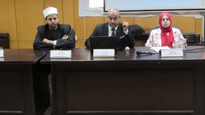 جامعة سوهاج تنشر الوعي بين طلابها حول القضية السكانية والصحة الإنجابية