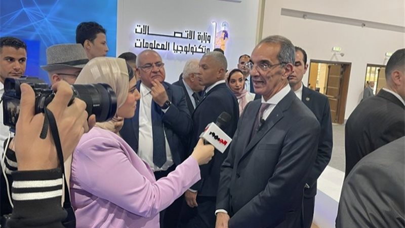 الدكتور عمرو طلعت وزير الاتصالات في حوار لموقع الجمهور