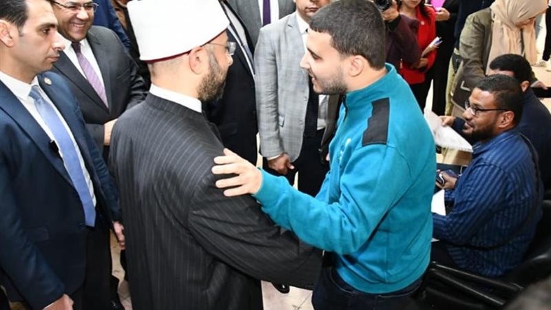 وزير الأوقاف خلال الجولة