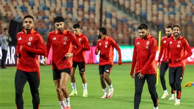 بعد رفض مقترح المدير الرياضي، الأهلي يتراجع ويجدد عقد قائده موسمين