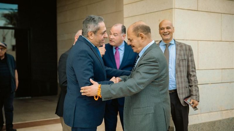خالد عباس خلال الإجتماع