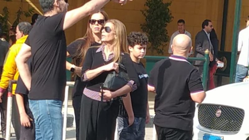 الفنانة مي عزالدين