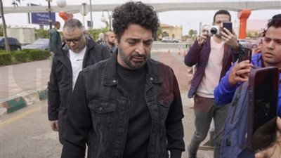 الحزن يخيم على الوسط الفني في جنازة محمد رحيم (صور)
