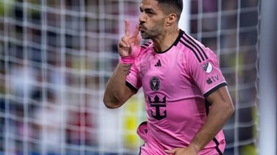 إنتر ميامي يمدد عقد مهاجمه لويس سواريز حتى عام 2025