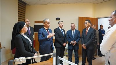 رئيس «حماية المستهلك» يزور مستشفى الناس بشبرا الخيمة ويشيد بمستوى الخدمات