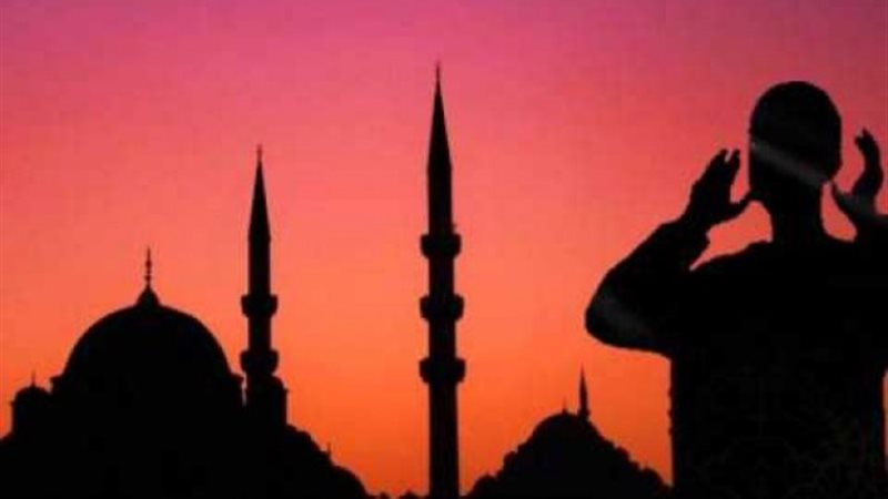 25سٌنة بسبب عدم إطالة الآذان