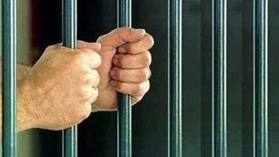 حبس شاب 4 أيام لترويجه الحشيش والأيس في مصر الجديدة