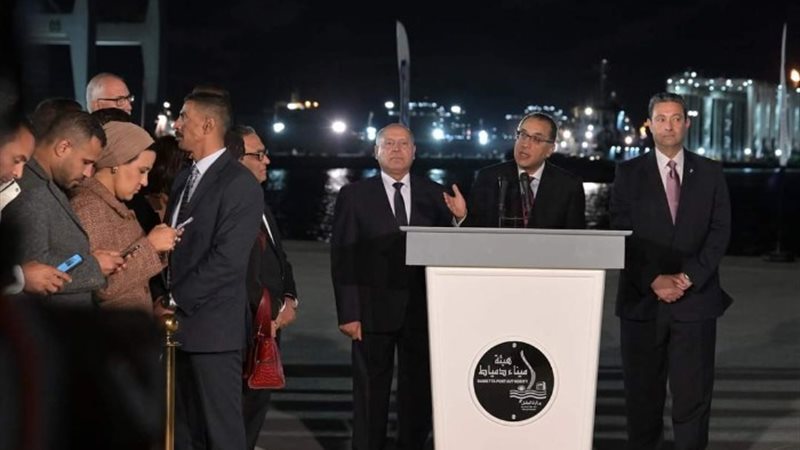 رئيس الوزراء خلال المؤتمر الصحفي