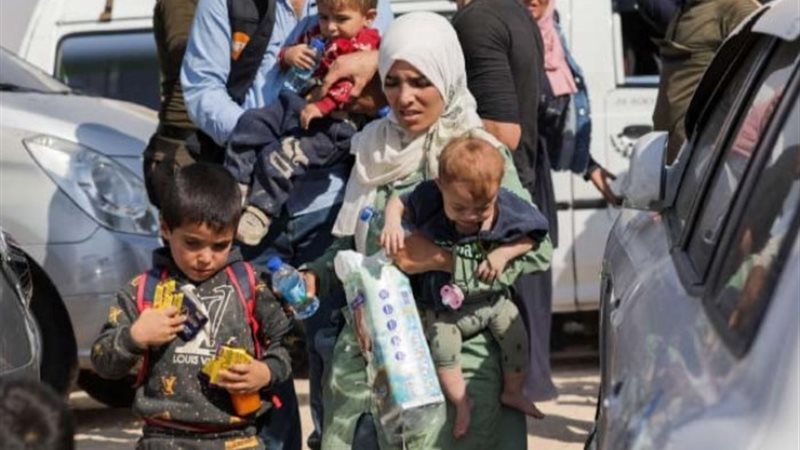 نزوح السوريين من حلب بسبب اشتباكات الجيش مع الفصائل المسلحة