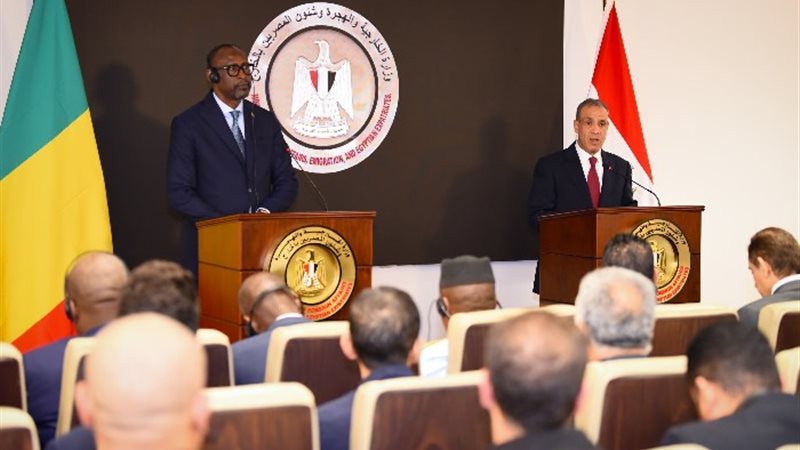 وزير الخارجية ونظيره المالي