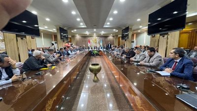 وفد زراعة النواب يستمع لمشكلات الصيادين بكفر الشيخ