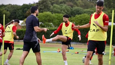 الأهلي يخوض مرانه الأول في جنوب إفريقيا (صور)