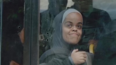 بطولة فتاة من ذوي الهمم، تفاصيل فيلم «سنو وايت» قبل عرضه بمهرجان البحر الأحمر
