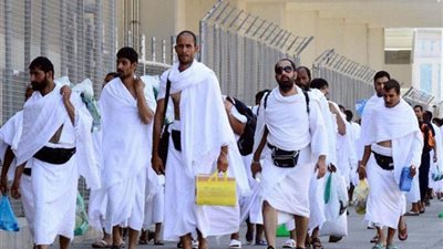 «الخارجية» تحل مشكلة 102 معتمر مصري في المدينة المنورة